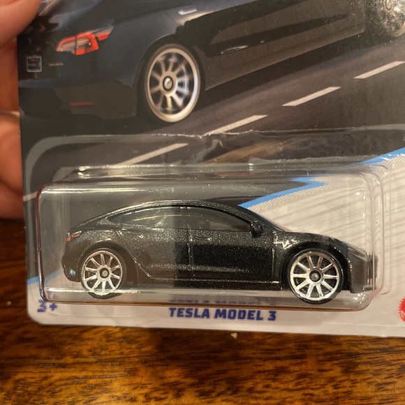 HOT WHEELS 1/64 2022 MODERN CLASSICS FULL SET OF 5 PORSCHE TESLA CADILLAC JAGUAR - Picture 4 of 11